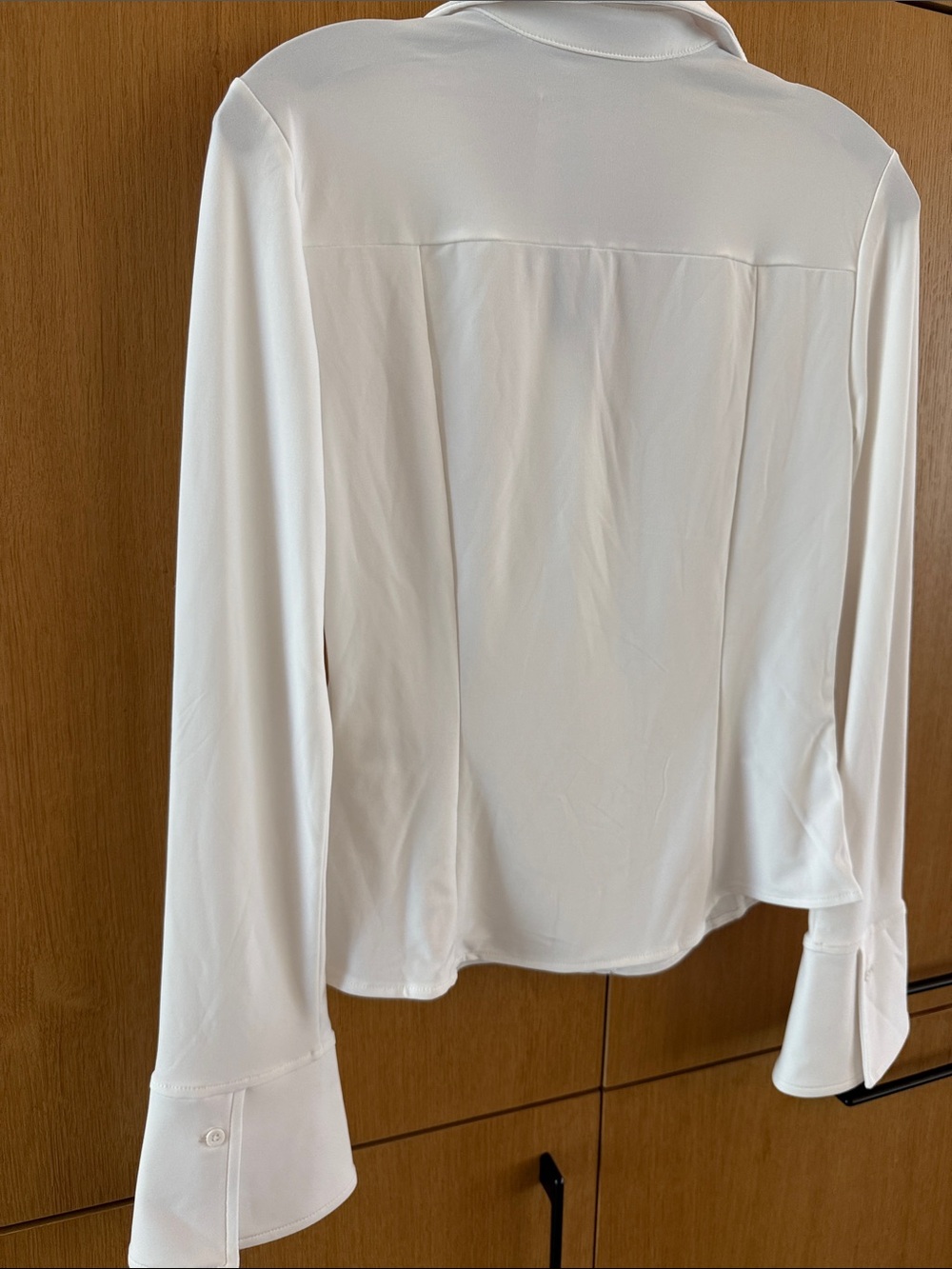 Alice and Olivia FREYA BUTTON DOWN TOP White Color Size Small NWT - Picture 8 of 9